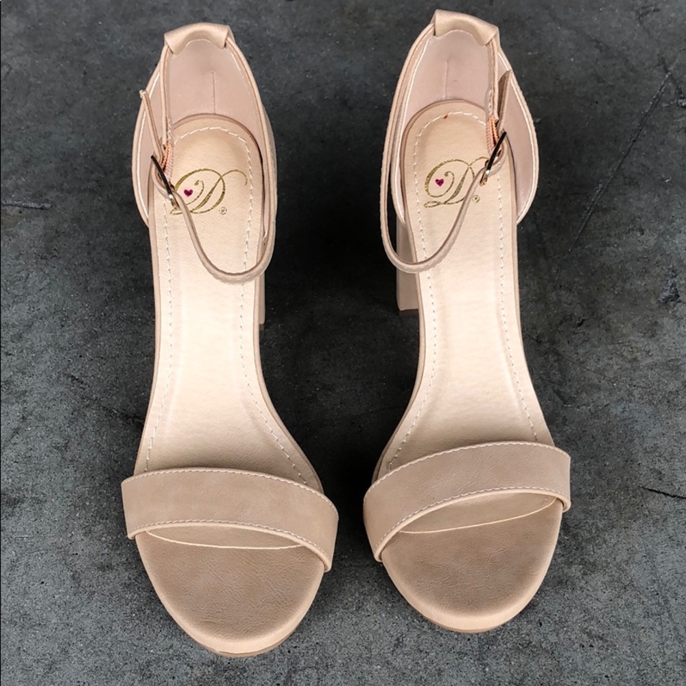 Delicious Women’s High Heeled Sandals Natural 6.5 - Picture 3 of 5